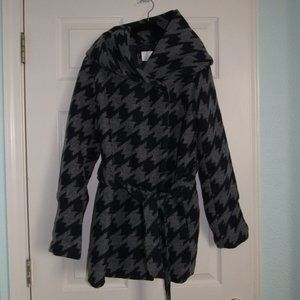 Xhilaration M Hooded Lined Coat with Wrap Around Tie with Pockets